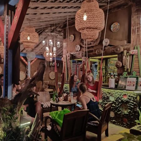Lovina Central Hostel Экстерьер фото